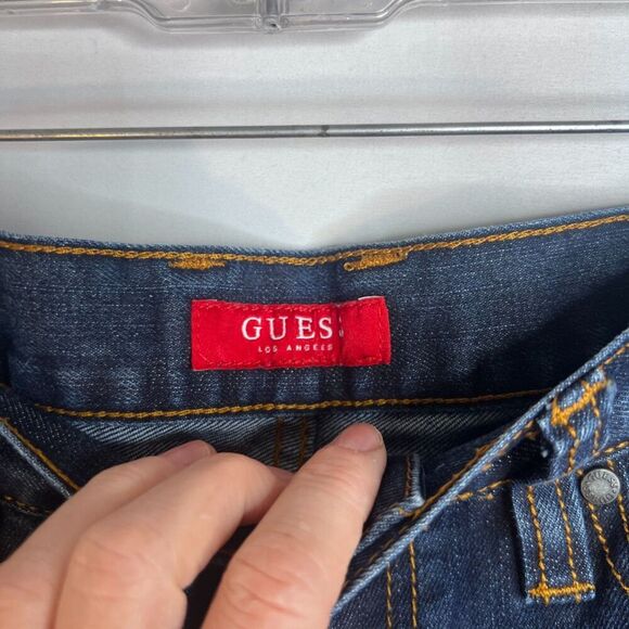 GUESS Dark Wash Denim Blue Jeans Cosmetic Back Zip Pockets Size 31/30 - Picture 8 of 10